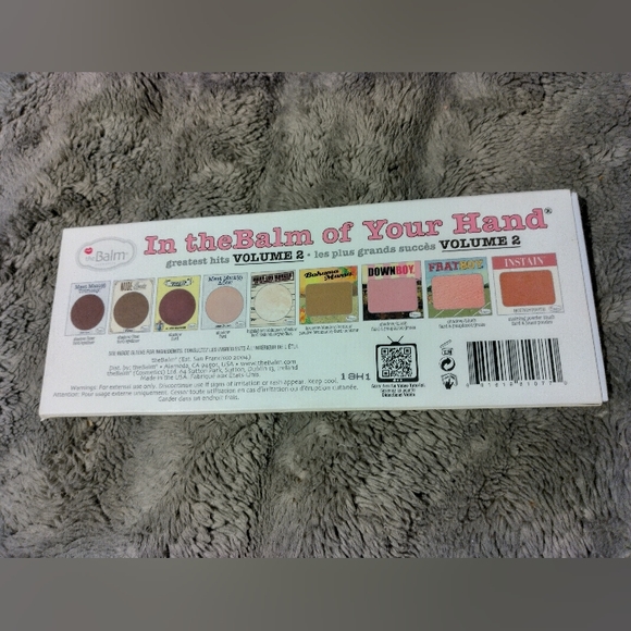 In theBalm of your hands eyeshadow palette NWOT - Picture 3 of 3